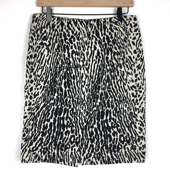 TALBOTS Pencil Skirt Animal Print Textured Classic Style Cheetah Petite Size 6P - Picture 3 of 9
